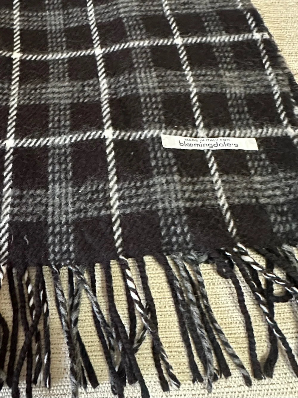 Bloomingdale’s Plaid Fringe Scarf Black Gray Ivory | Classic Winter | Vintage
